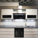 Koje_44_Dunsthaube_Backofen_Spuele__0002_01