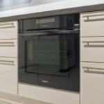 Koje_44_Dunsthaube_Backofen_Spuele__0011_01
