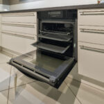 Koje_44_Dunsthaube_Backofen_Spuele__0013_01