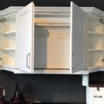 LINEA Landhausküche mit  Echtholz Rahmentüren mit furnierter Fülling Seidengrau