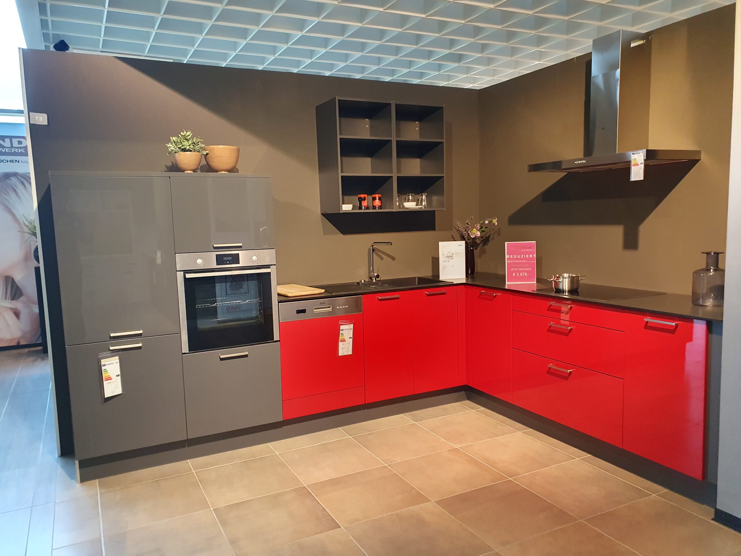 Häcker - Laser Brillant Max chillirot - Koje 73