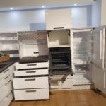 Linea – LUXOR Lack, Weiß Hochglanz mit hochwertigen Lackfronten und Keramikarbeitsplatten