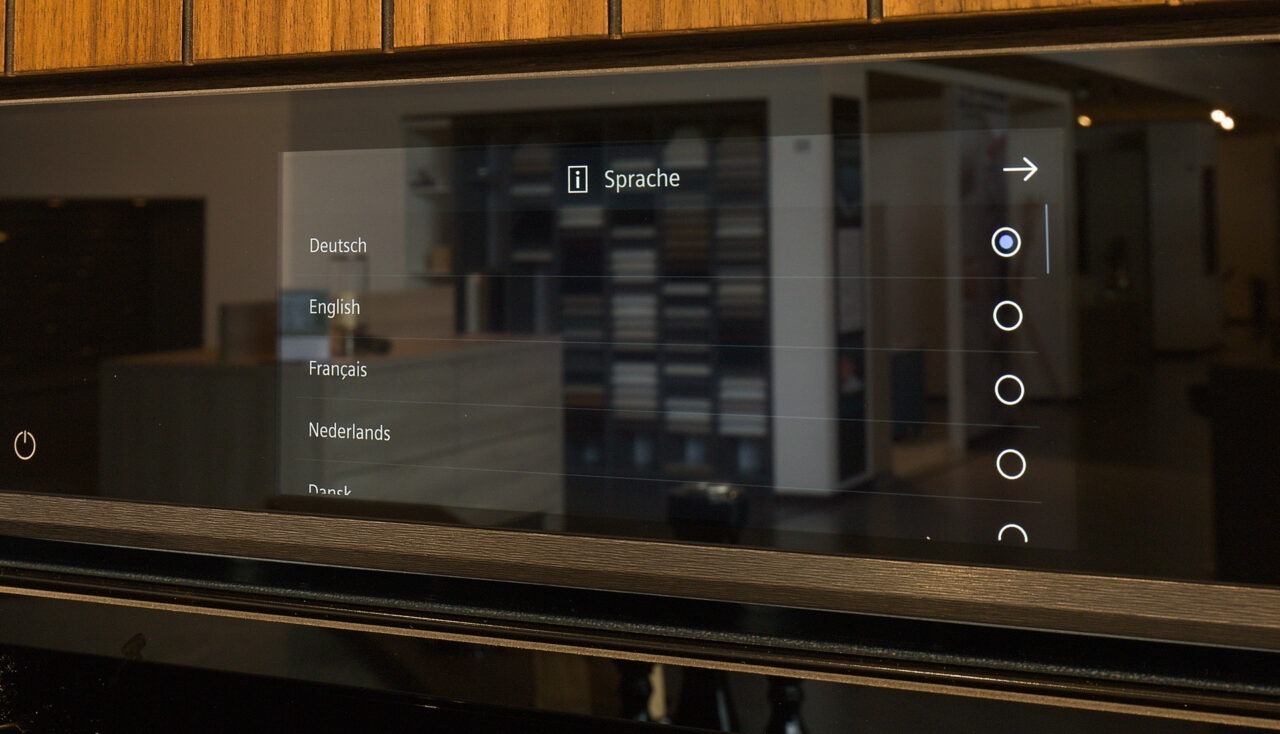Sachsenküchen Leona Inselküche mit grifflosem Design - Koje 53